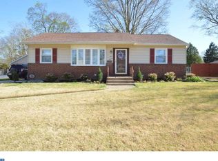 911 Pasadena Dr, Somerdale, NJ 08083