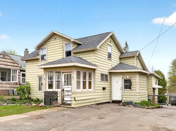 240 Fisher St, Marquette, MI 49855