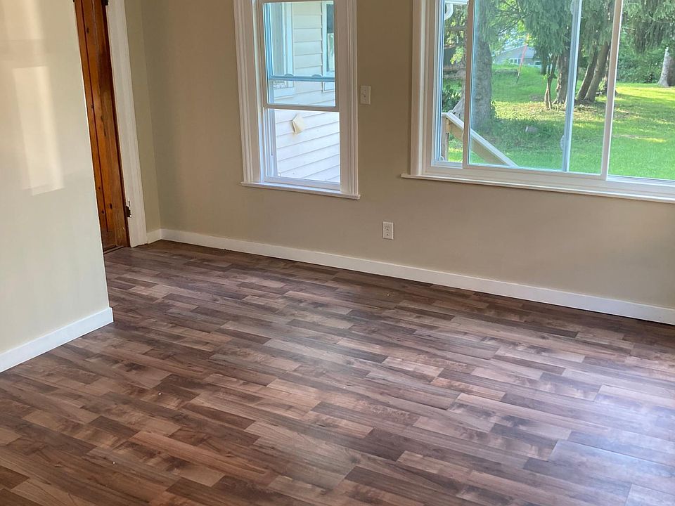 2nd image of 26 W Main St #26