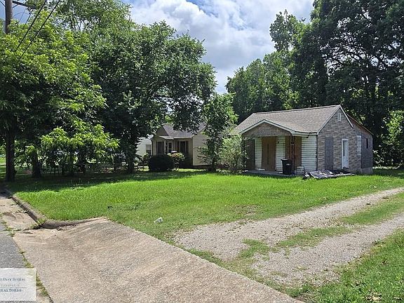 3rd image of 212 Arlington Pl