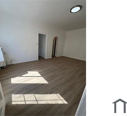 5th image of 4259 Burns Ave #4259