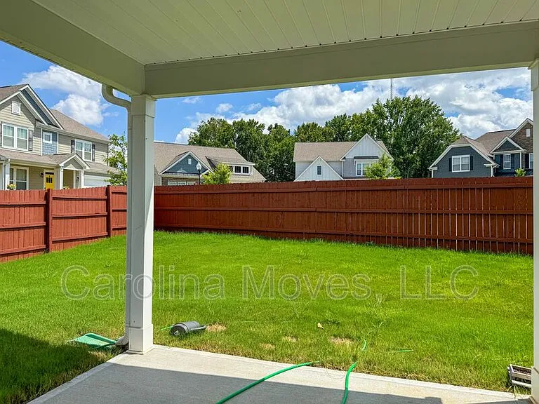 400 Raleighwood Ln — Photo 19