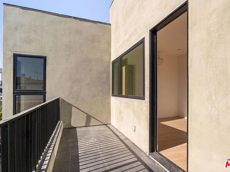 3909 W Exposition Blvd — Photo 23