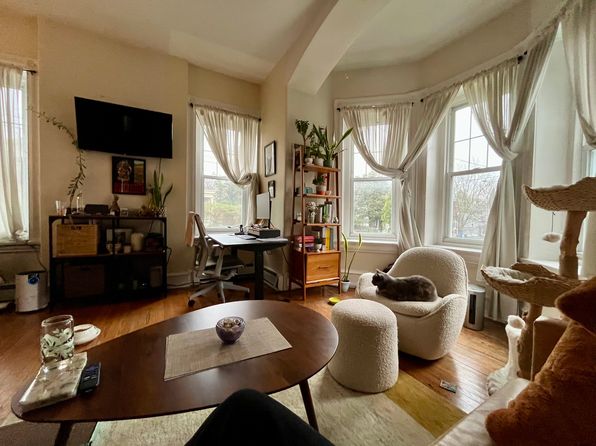139 Rochelle Ave APT 1F