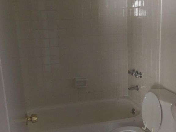 4th image of 1733 Garden Ln APT 5