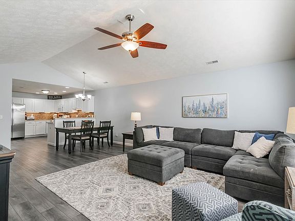 3rd image of 3711 Wine Way
