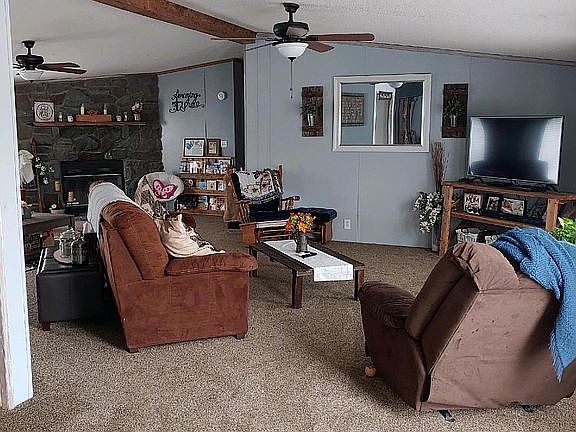 4th image of 1994 Evergreen Ln