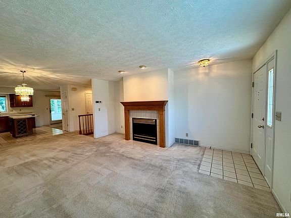 2nd image of 605 Wexford Dr