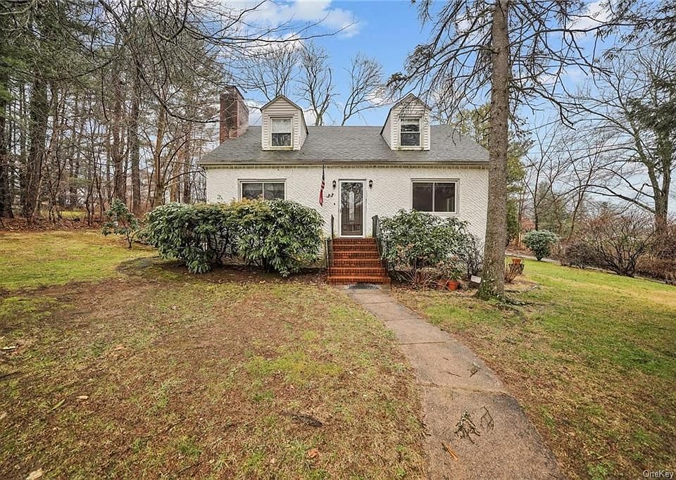 1st image of 33 Bradley Ave