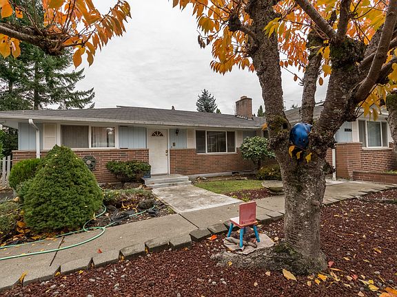 4th image of 3335 Bridgeport Way W #12