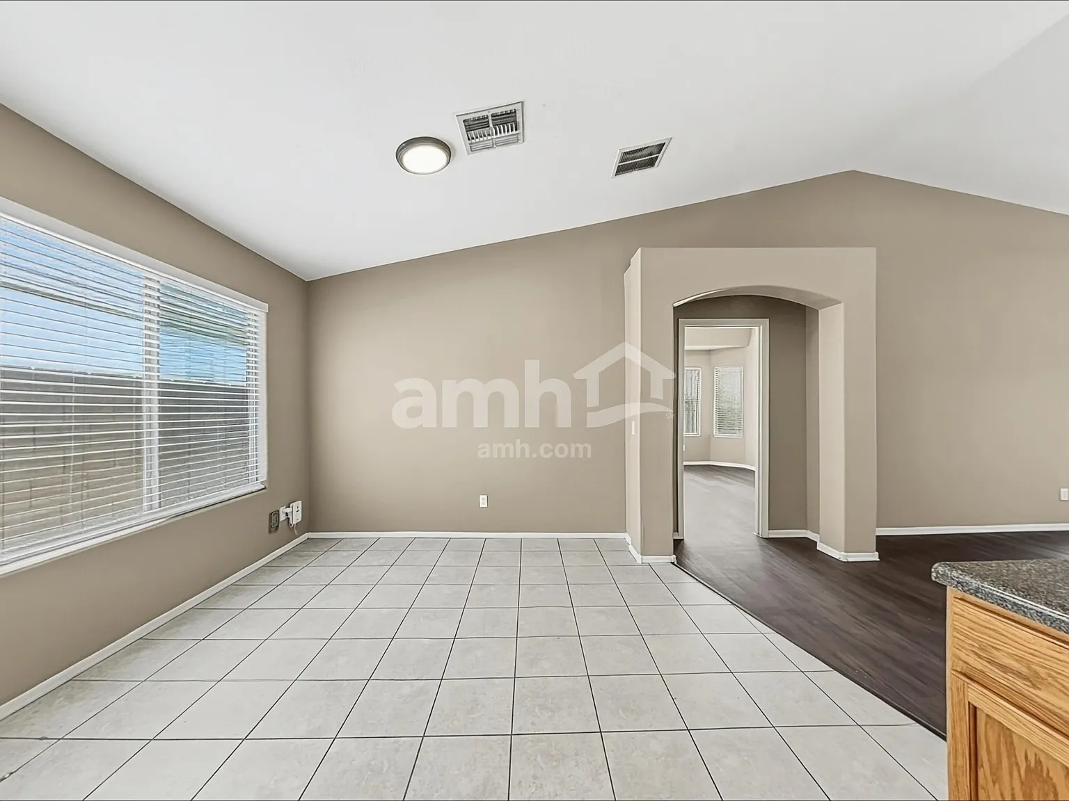 3 bed, 2.0 bath, 1527 sqft, $1,895 — Photo 4