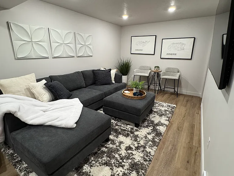 743 S Miller Ave — Photo 12