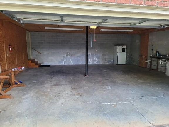 2nd image of 113 Port Royal Dr