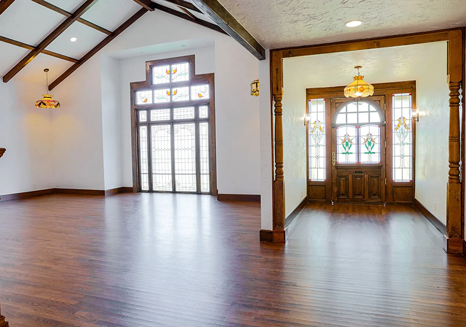 5 Bedroom Fountain Valley Stunner! — Photo 4