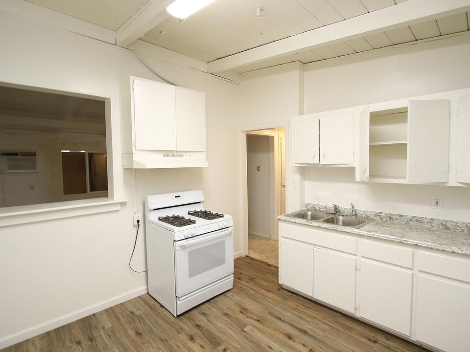 2nd image of 3717 Clay St #B