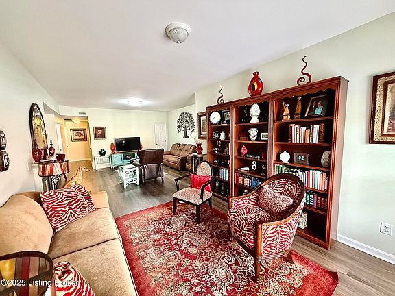 2nd image of 1313 Washington St Unit 2