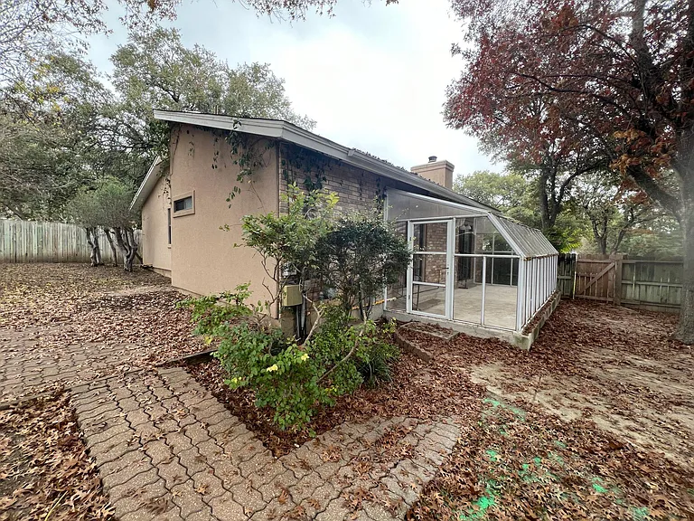 8423 Timber Ml — Photo 14