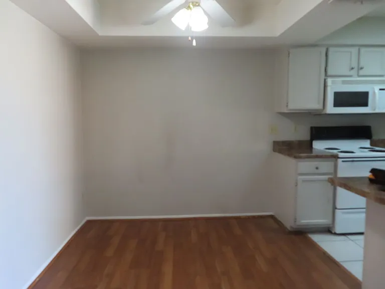 2220 W Dora St #203 — Photo 4