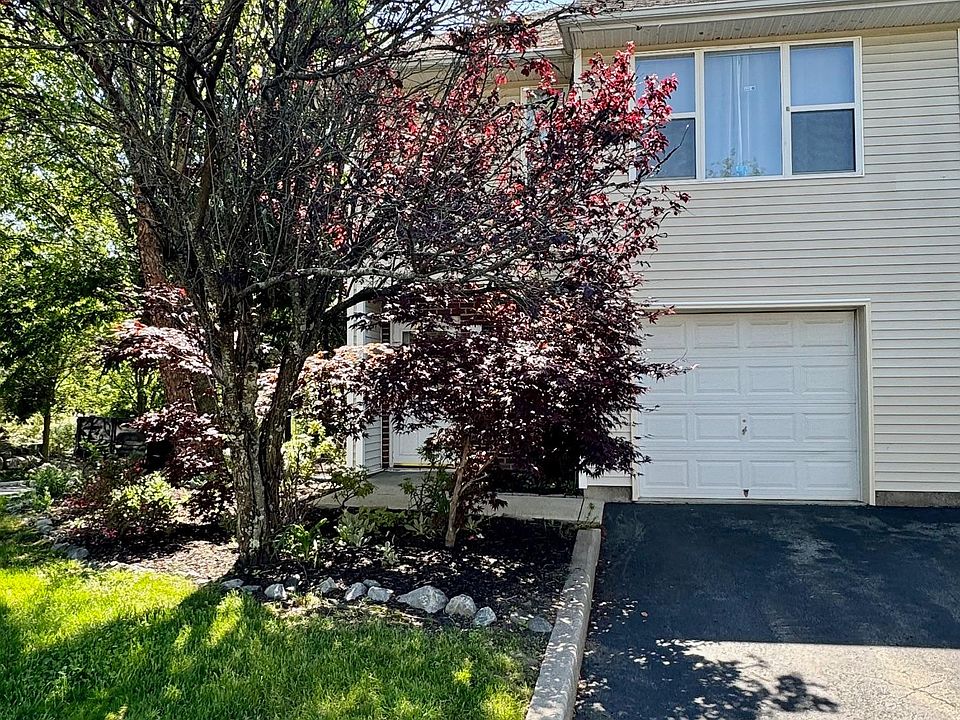 1st image of 2 Deer Court Dr