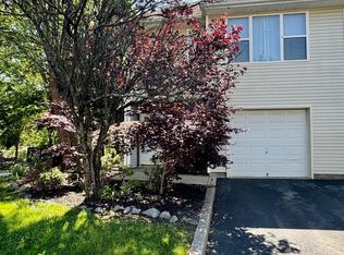 2 Deer Court Dr, Middletown, NY 10940