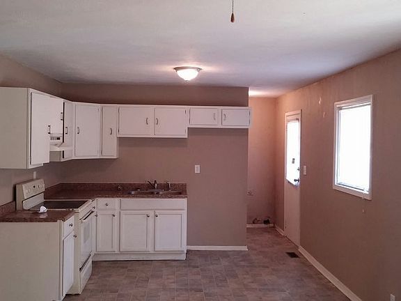 2nd image of 3545 N Brentwood Ave