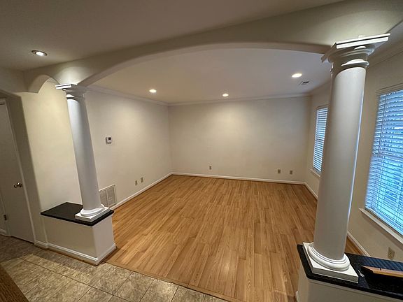 3rd image of 4543 Leighann Ln