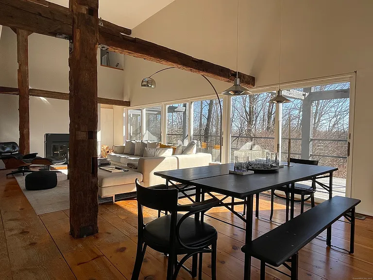 58 Wells Hill Rd — Photo 7