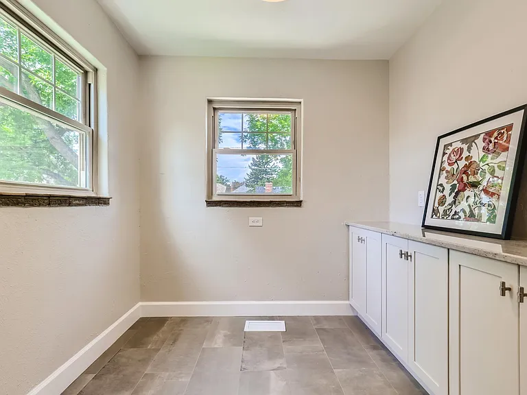 Nook, sunroom, office