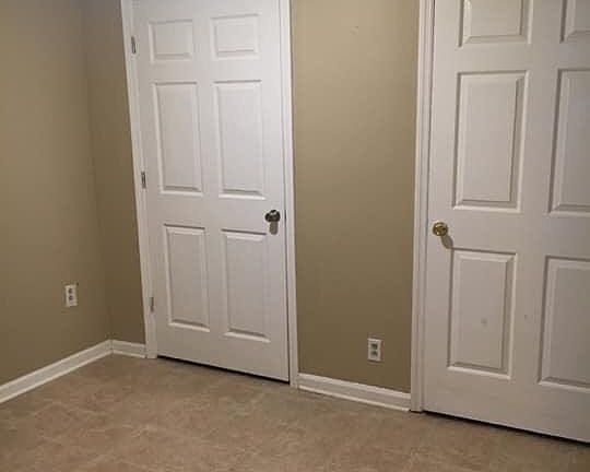 2nd image of 511 Ballard Dr #6