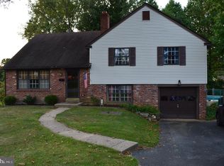 21 Marwood Dr, Broomall, PA 19008
