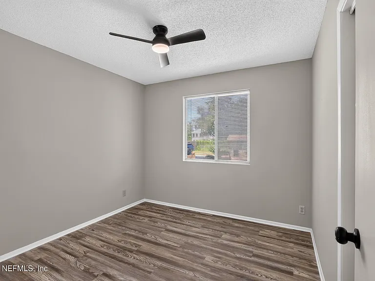417 S Pine Ave — Photo 30