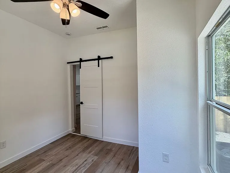 717 King St — Photo 12