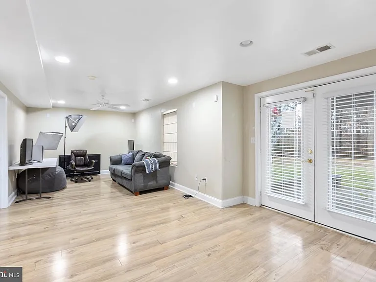10103 Cotter Ct — Photo 50