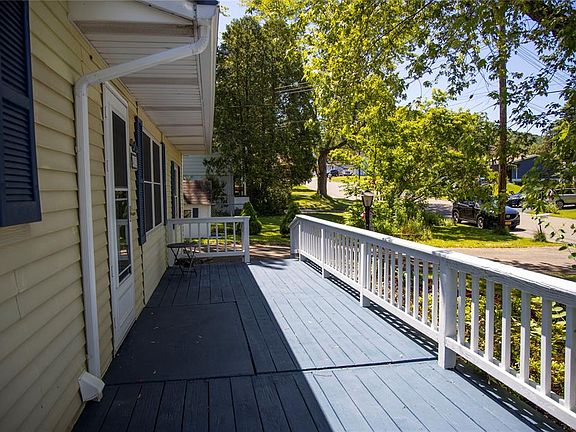 5th image of 15 Hillside Dr