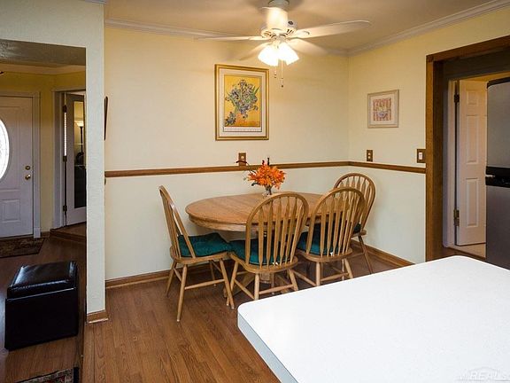 4th image of 38560 Hartwell Dr