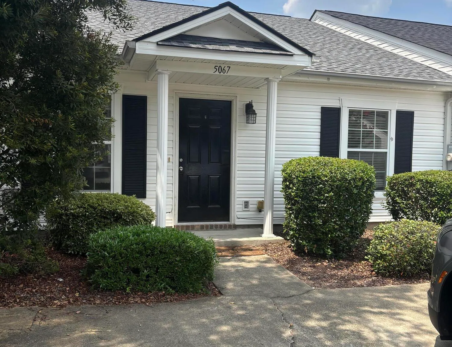 2 bed, 2.0 bath, 1092 sqft, $1,225 — Photo 1