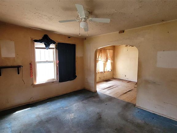 5th image of 1321 Weleba Ave