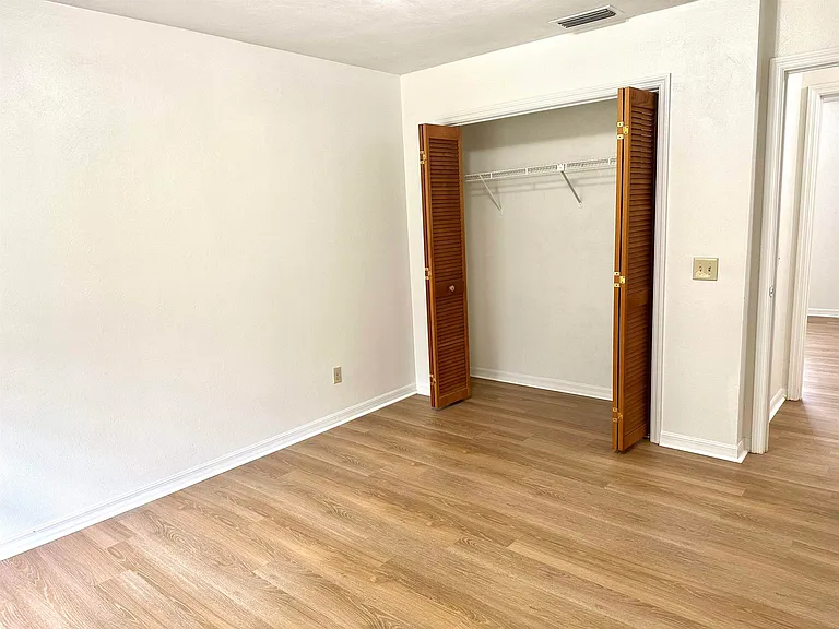 120 Vassar Rd — Photo 15
