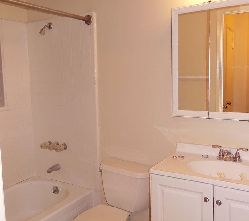 1st image of 150 Locust St APT 4