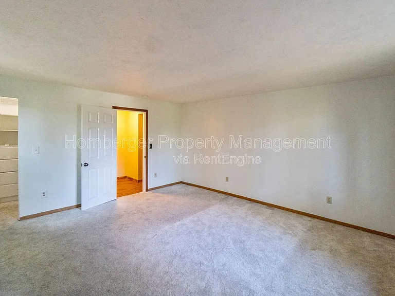 1407 W Spring Ln — Photo 12