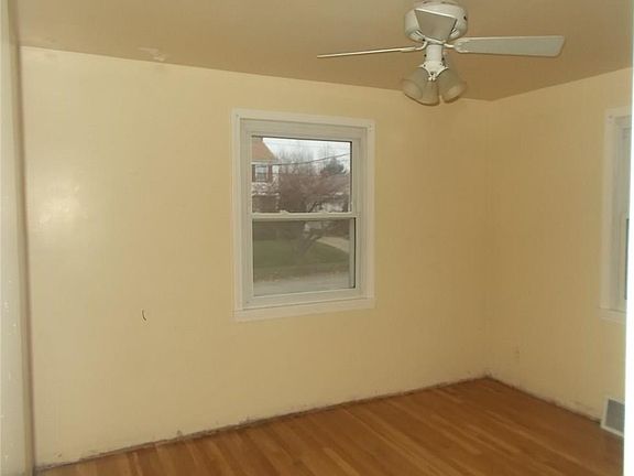 5th image of 7009 Orchard Grove Ave