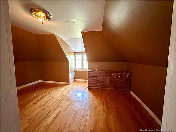 20th image of 233 Hilldale Rd