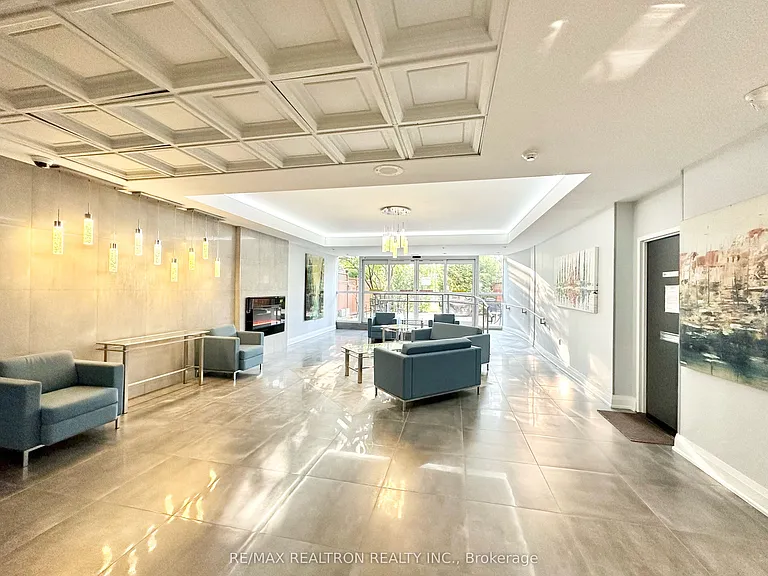 20 Harding Blvd W #711 — Photo 2