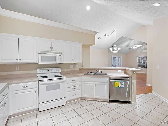 3rd image of 7936 Plum Orchard Way