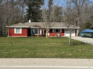 910 W Hile Rd, Norton Shores, MI 49441