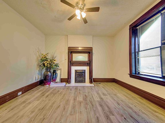 5th image of 2303 Russell Blvd #1F