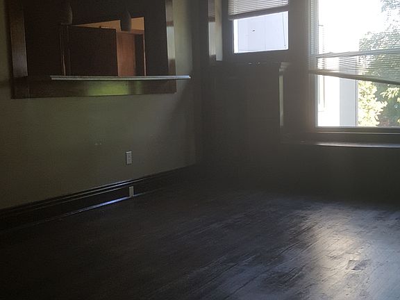 2nd image of 24 E Linwood Blvd APT 2