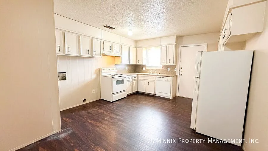 Red Oak Apartments — Photo 2