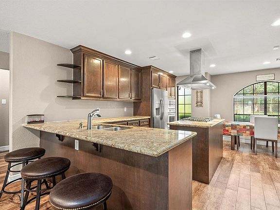 2nd image of 12839 Eastbrook Dr