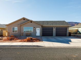 1558 S Creekside Dr E, Kanab, UT 84741